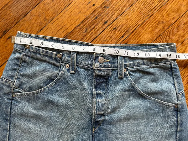 Vintage Levi's bush high waist jean shorts Wmns W30 - Image 3