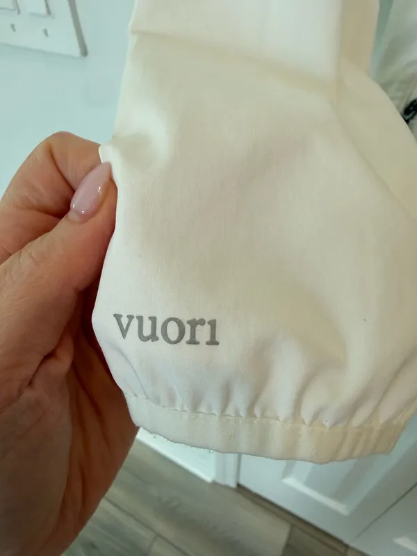Vuori Women’s Outdoor Trainer Shell - White Linen Texture - Image 5