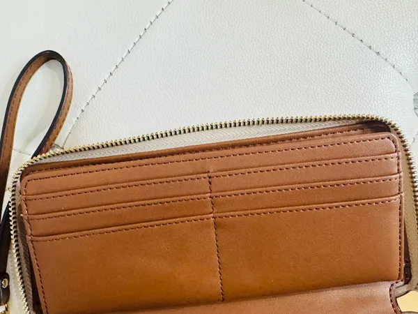 Michael Kors Wallet - Image 9