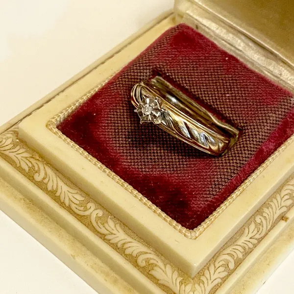 10k Two-Tone (Yellow & White) Gold Diamond Engagement‎ Ring Size 7 - Image 3