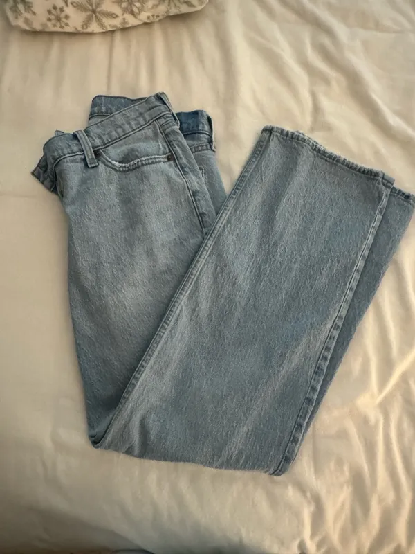 Abercrombie Jeans - Image 3