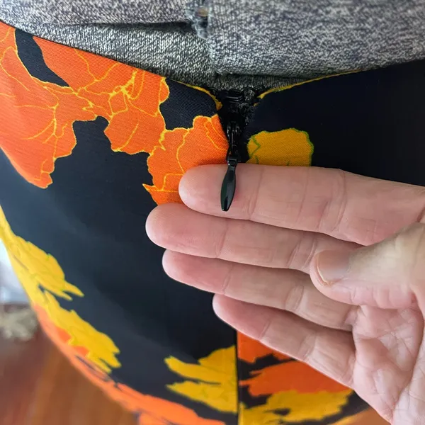 NWT Topshop Floral Asymmetrical Faux Wrap Midi Skirt Black Orange Size 10 💛🍄 - Image 8