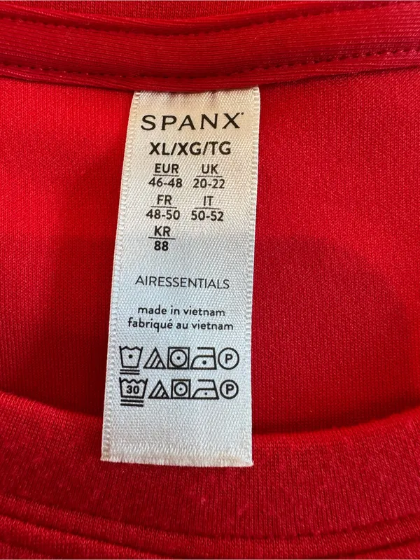 Spanx AirEssentials cropped pocket shorts sleeve top red size XL - Image 6