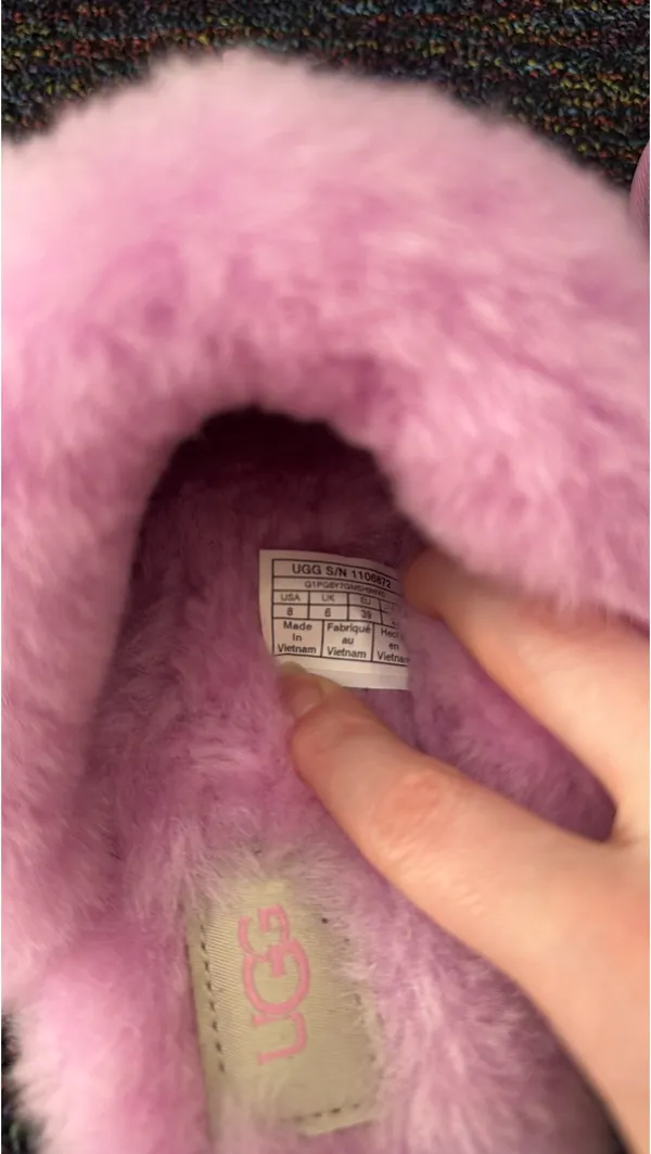 Pink ugg slippers size 8 - Image 4