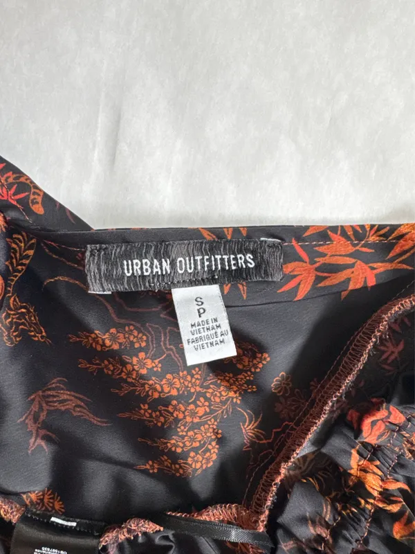 Urban Outfitters Crop Long Sleeve Top Black - Image 4