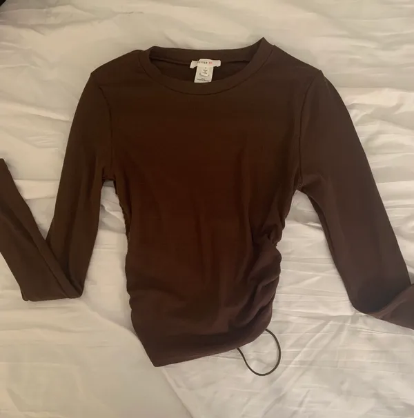 Tie Back Long Sleeve Crop Top - Image 3