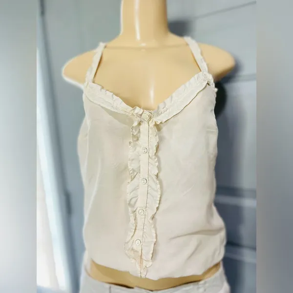 Abercrombie & fitch New York 100% silk top size small in a cream ivory color - Image 5