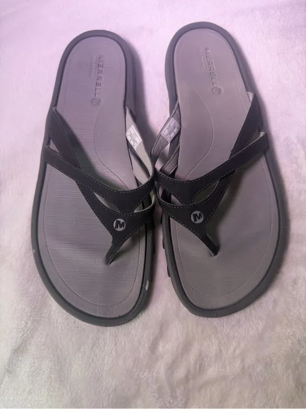 Merrell Gray and Black Women's Flip-Flop Sandals - Image 4
