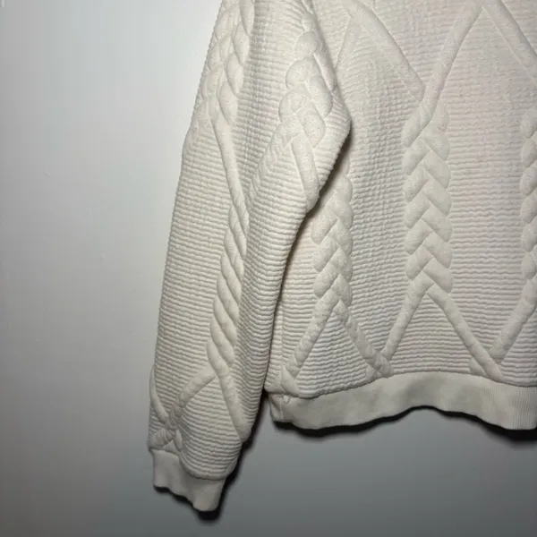 Zara Quilted White Textured Sweatshirt Medium Casual Workwear Puffy - Image 5