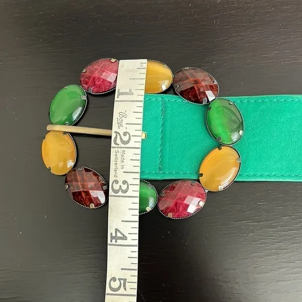 Pieces Verinda belt, multi color bejeweled buckle, green retro belt,43” length - Image 10
