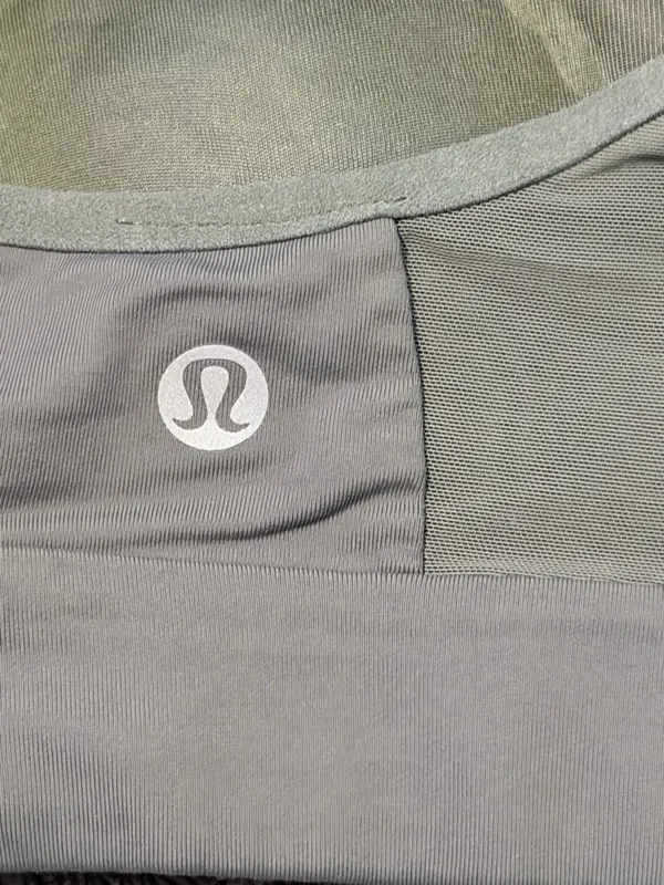 Lululemon sports bra size 6 - Image 4