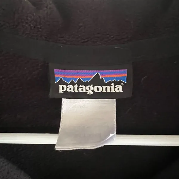 Patagonia Women's Black Utility Jacket - Image 2