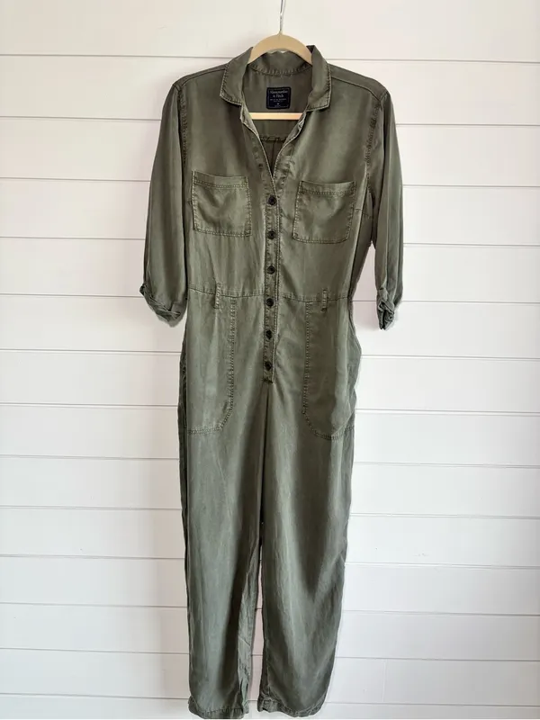 Abercrombie & Fitch Olive Green Button-Front Utility Jumpsuit Size M - Image 2