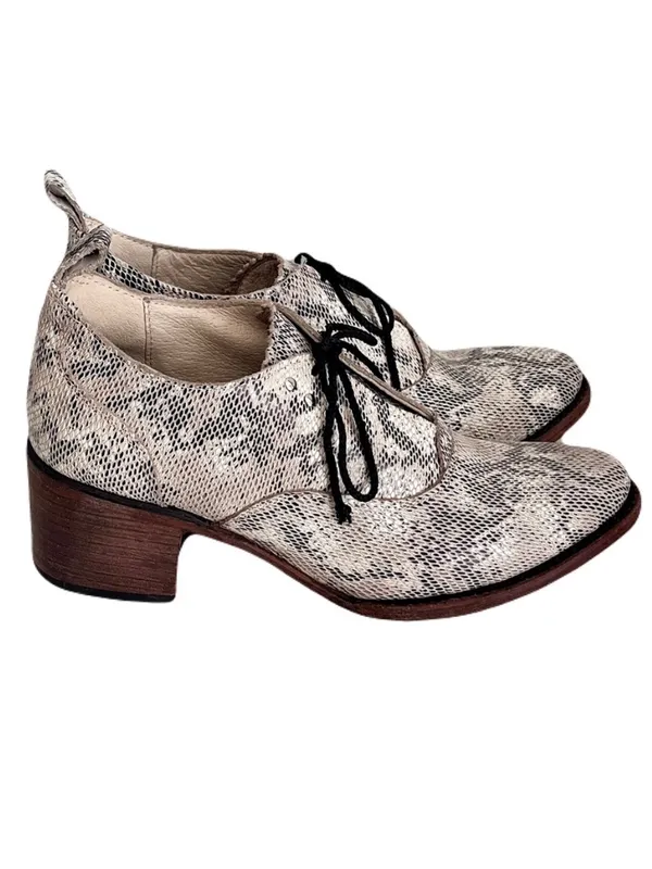 Freebird ‘Sadie’ Beige Snakeskin Embossed Leather Heeled Oxfords, Size 8 - Image 6