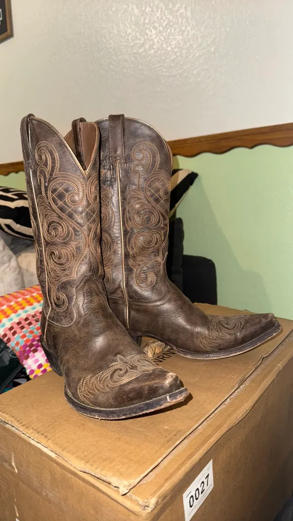 Bright Light Ariat boots  - Image 8