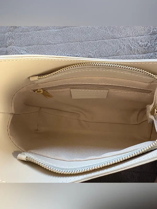 Beige purse - Image 8