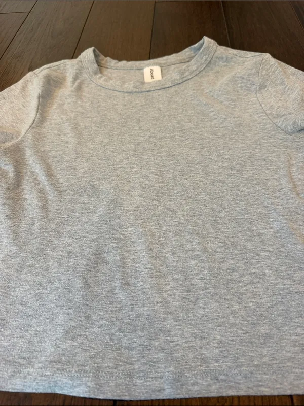 Abound Light Gray Cropped Short Sleeve Tee Size Medium - C27-174 - Image 3