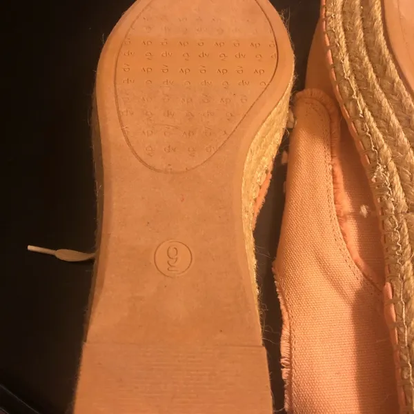 DV Dolce Vita canvas espadrille sneaker. Color: Peach Size 9 - Image 7