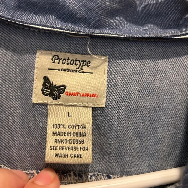 NWT Prototype Authentic Women's Denim Shirt L‎ Long Sleeve Button Down Roll Tab Blue Size L - Image 7