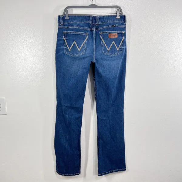Wrangler Bootcut Jeans Women 13x36 Dark Wash Stretch Denim‎ Classic Western Fit - Image 2