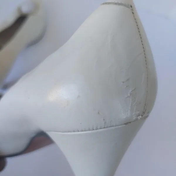 Vintage Sesto Meucci Off White Leather Italian Pumps With Rosette Size 7 1/2 - Image 4
