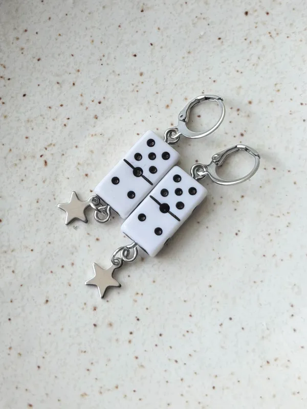 Handmade y2k Kawaii grunge funky harajuku style black&white dice & star dangle earrings🎲🌟 - Image 4