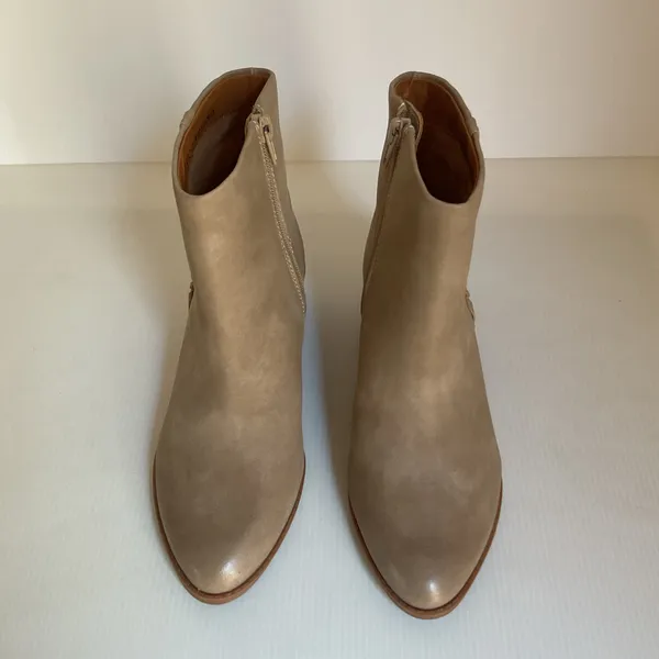 Lucky Brand Ankle Boots 6.5M Tan Faux Leather Western Booties Zip Side Stitching - Image 7