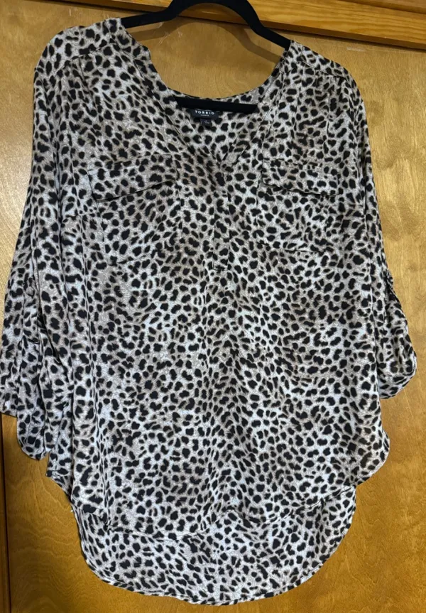 Torrid Harper Leopard Print Pullover Blouse 1 1X 14 16 Georgette Roll Tab Sleeve - Image 3