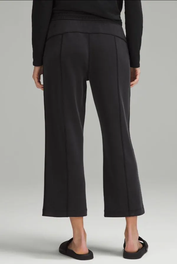 Lululemon Softstreme Straight Leg Cropped Pants - Image 2