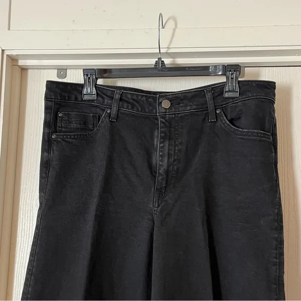 H&M Women's Black Wide-Leg Cropped Distressed Hem Jeans Size 14 - Image 3