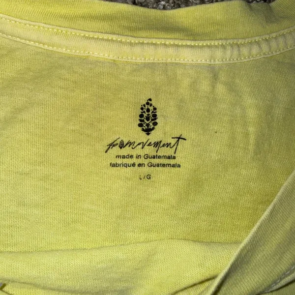 Free People Movement T-Shirt Womens Large Yellow Excellent Crop Raw Hem Boxy - Image 4