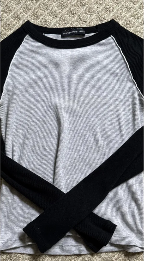brandy melville long sleeve - Image 3
