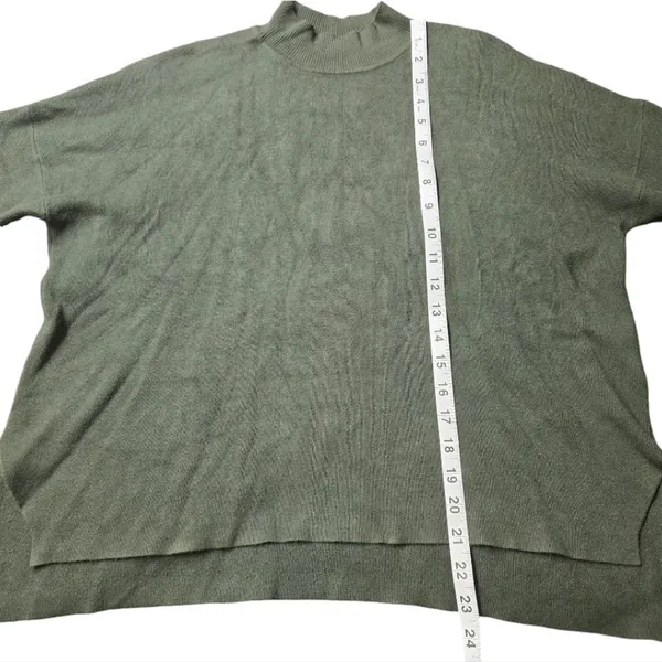 Modern Citizen Fernanda 3/4 Bell Sleeve Sweater‎ in Hunter Green Small - Image 12