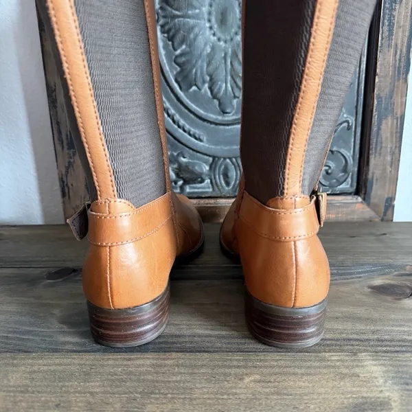 Born Campbell Equestrian Tall Riding Boots Cognac Leather 8.5 Brass Buckle Strap - Image 9