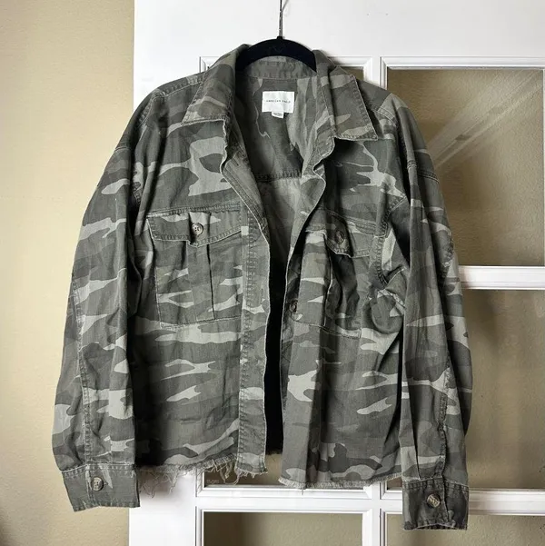AMERICAN EAGLE Camo Camouflage Shirt Jacket Shacket Size Medium Green - Image 2