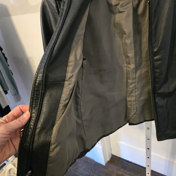 Women's Black Leather Zip - Image 4