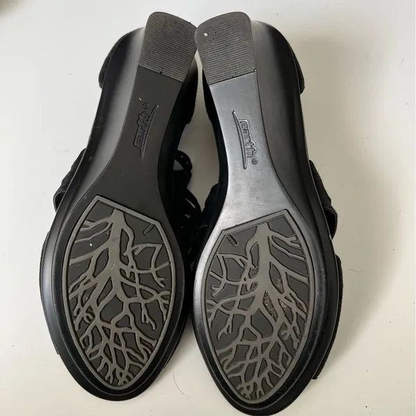 Earth Caraway black wedge shoes size 9 B - Image 4