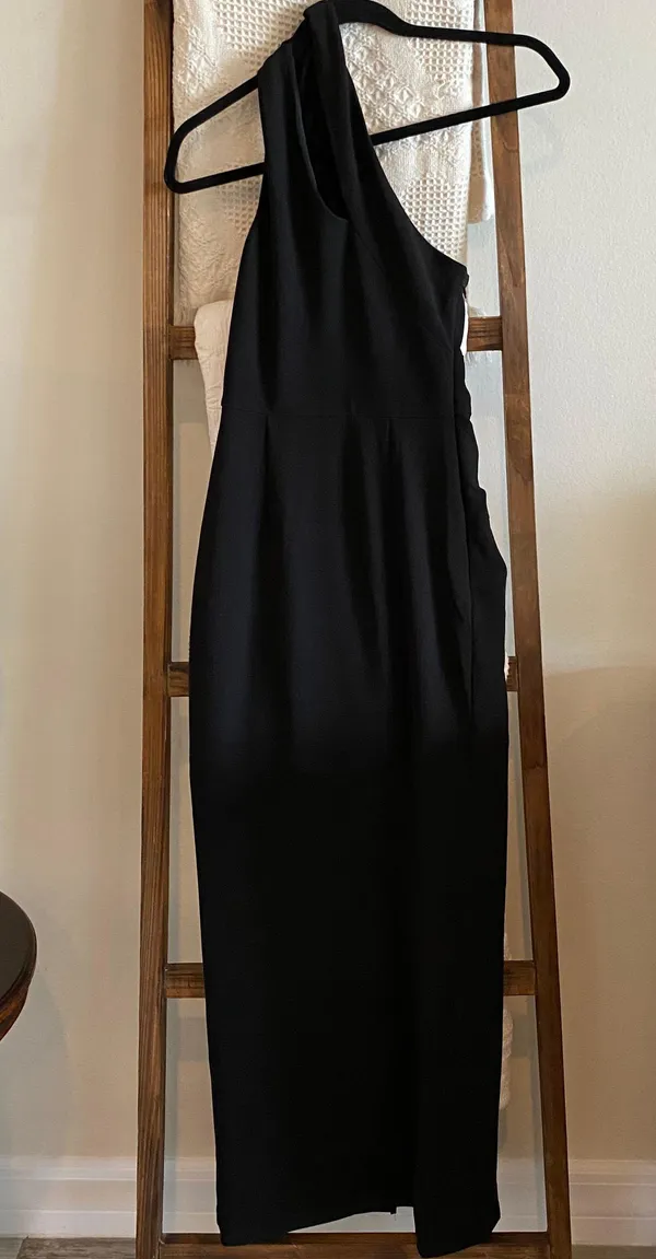 Lulu’s black gathered detailing one shoulder full length dress - Image 4