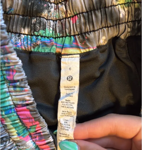 Lululemon Hotty Shorts 2.5" - Image 2