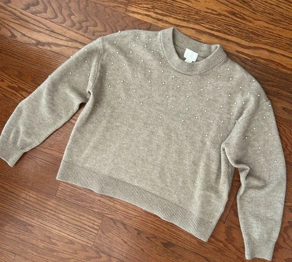 H&M Beige Faux Pearl Embellished Crewneck Sweater Size Medium Poly/Wool Blend - Image 6