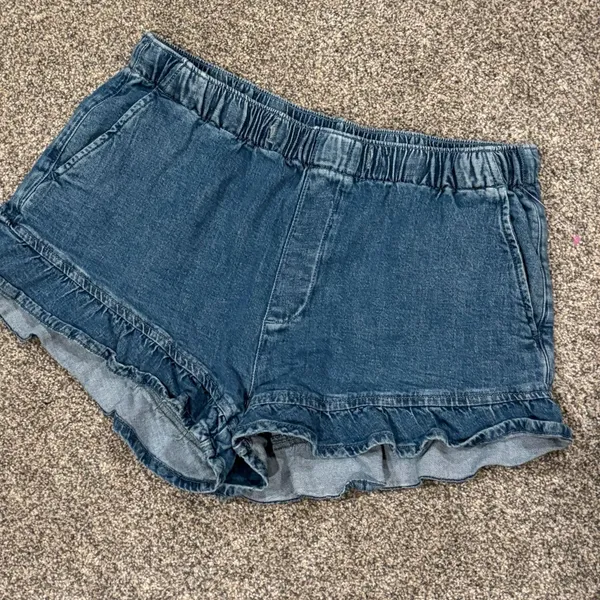 American Eagle Outfitters Women's Ruffle Denim Shorts - Image 3