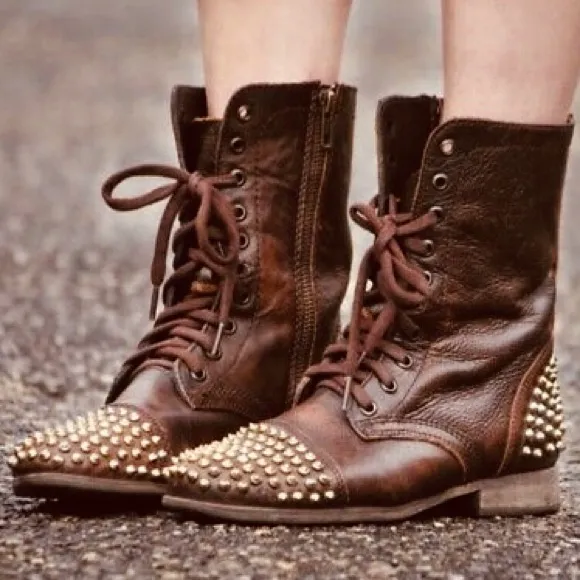 STEVE MADDEN “Tarnney” Distressed Brown Leather Studded Moto Boots Size 7.5M - Image 2
