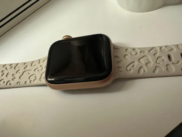 Watch Series S 40mm - Image 2