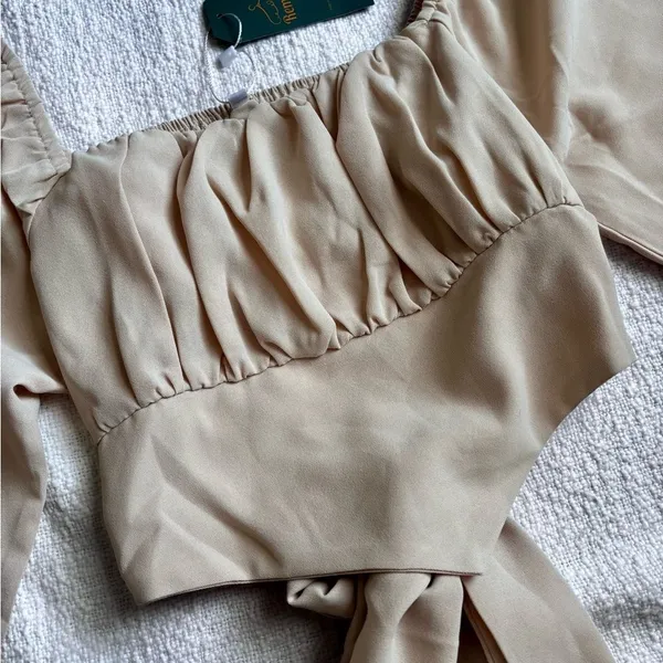 Remidoo Tan Crop Top With A Tie In The Back. Long Sleeves.‎ NWT Size Small - Image 2