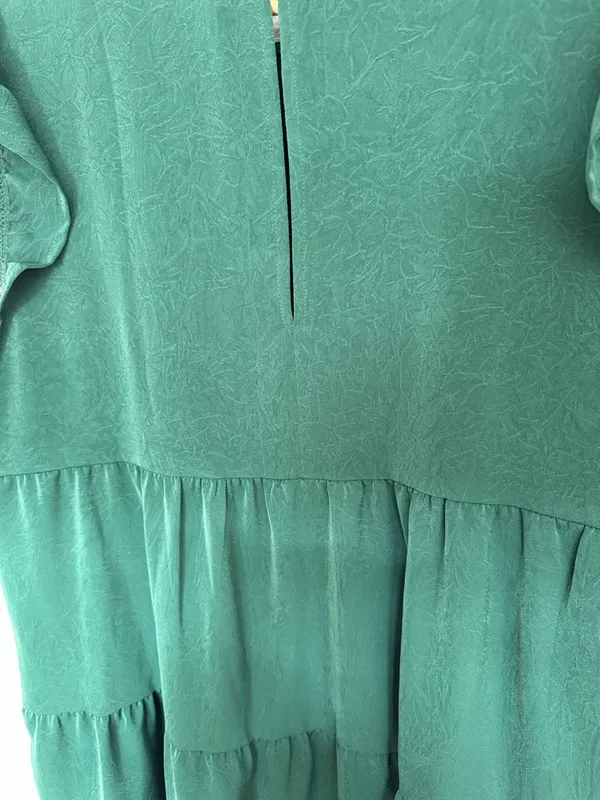 Kirundo Emerald Tiered Midi Dress with Flutter Shoulders - Image 3