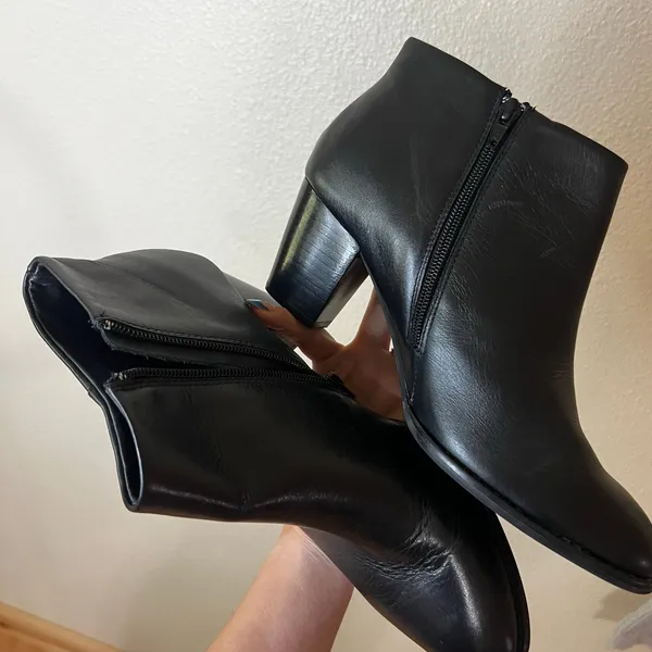 Vionic Georgia Black Leather orthaheel orthopedic heeled boots booties WOMENS 10 - Image 4