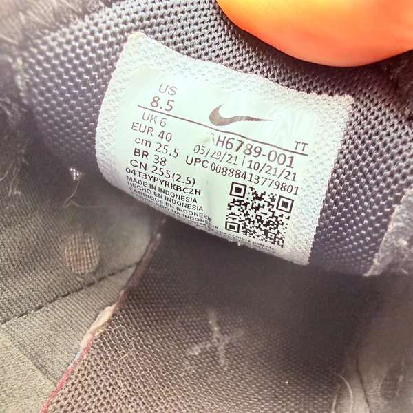 Nike Women's Black Air Max 270 Sneakers Size 8.5 - Image 8