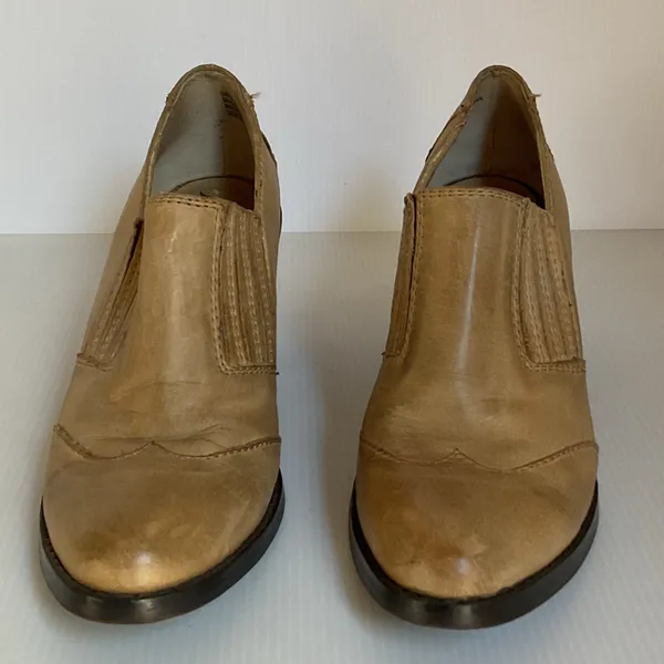 Tan Leather Western Ankle Boots Size 7 Block Heel Boho Fall Booties Pointed Toe - Image 2