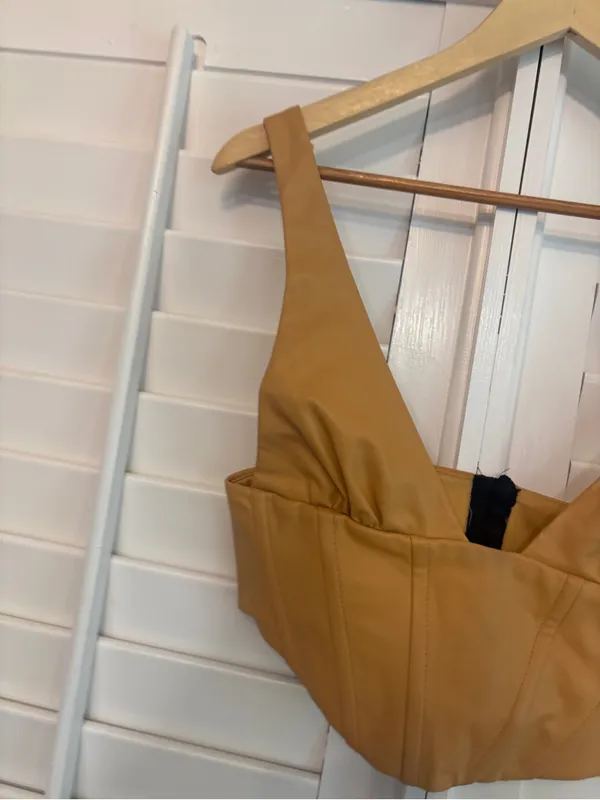 Zara Gold Faux Leather Crop Tank Size Small - Image 3