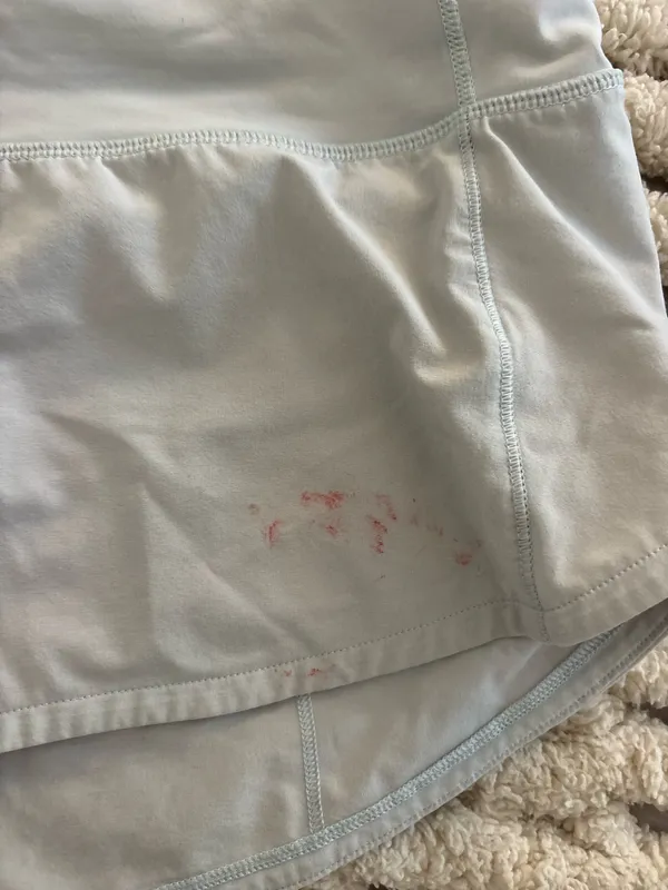 Lululemon Shorts 2.5" Low Rise - Image 5